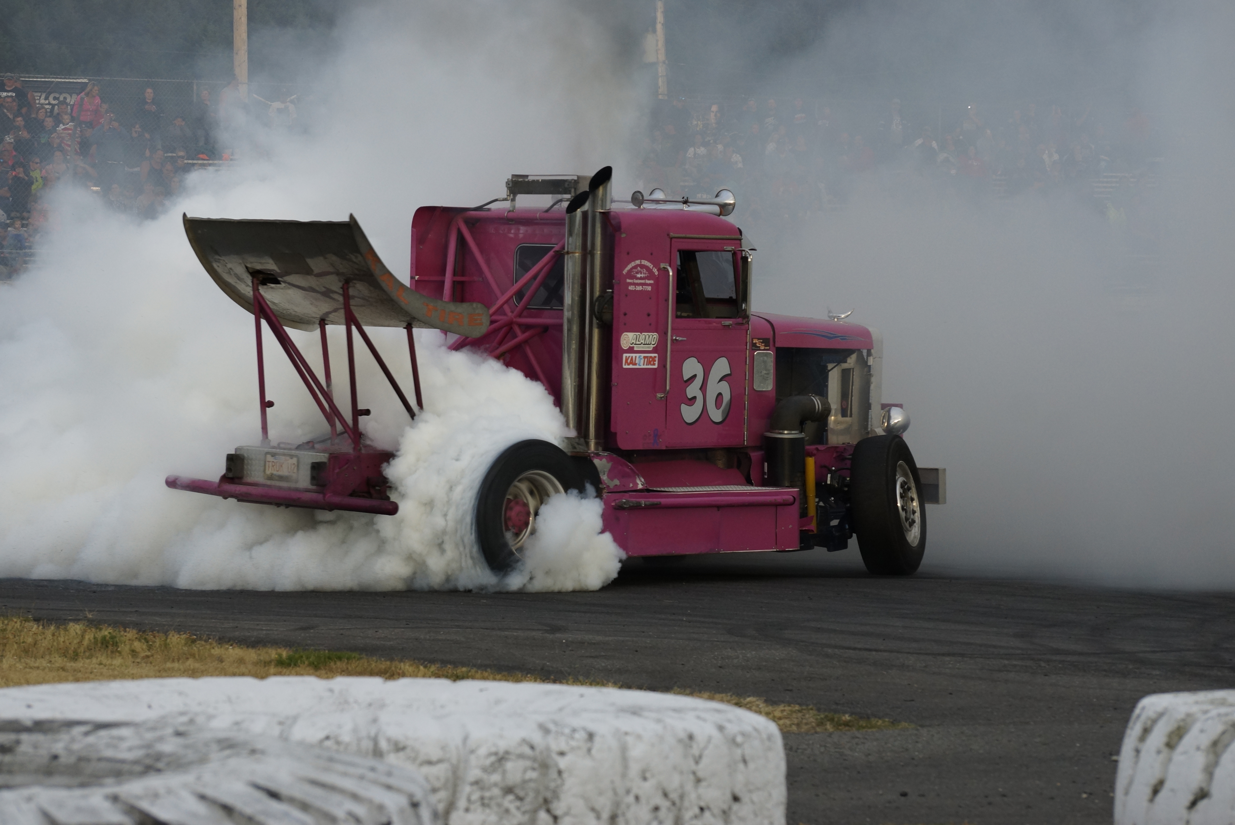 Valley Freightliner Sponsors South Sound Speedways Big Rig Event