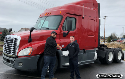 Freightliner Northwest, DTNA and Centralia College Provide Diesel Tech Students with a Freightliner Cascadia Freightliner Northwest, DTNA and Centralia College Provide Diesel Tech Students with a Freightliner Cascadia