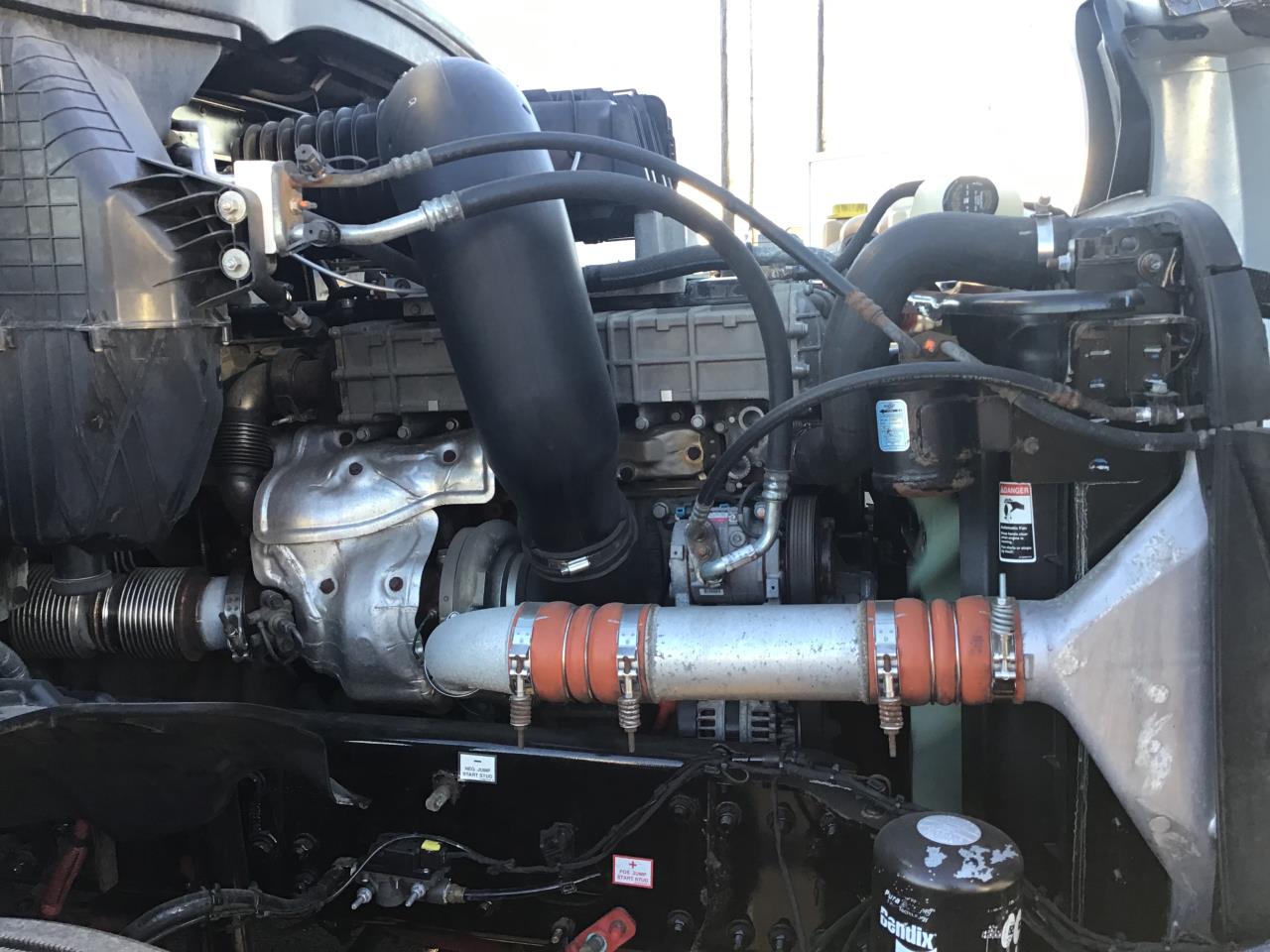 2018 Freightliner Cascadia - image 10