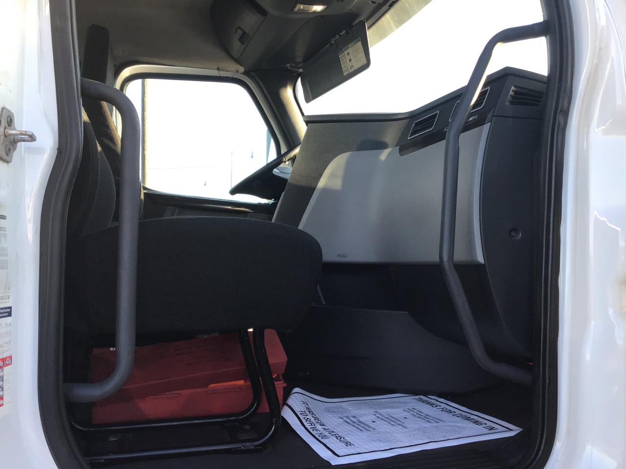 2018 Freightliner Cascadia - image 4