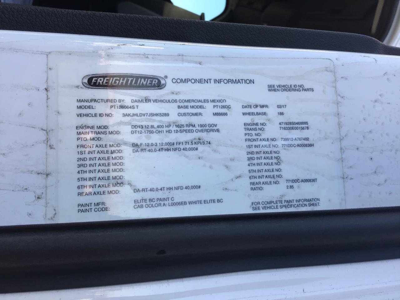 2018 Freightliner Cascadia - image 5