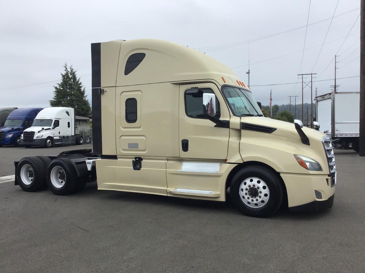 2019 Freightliner Cascadia in Pacific, WA — photo 3