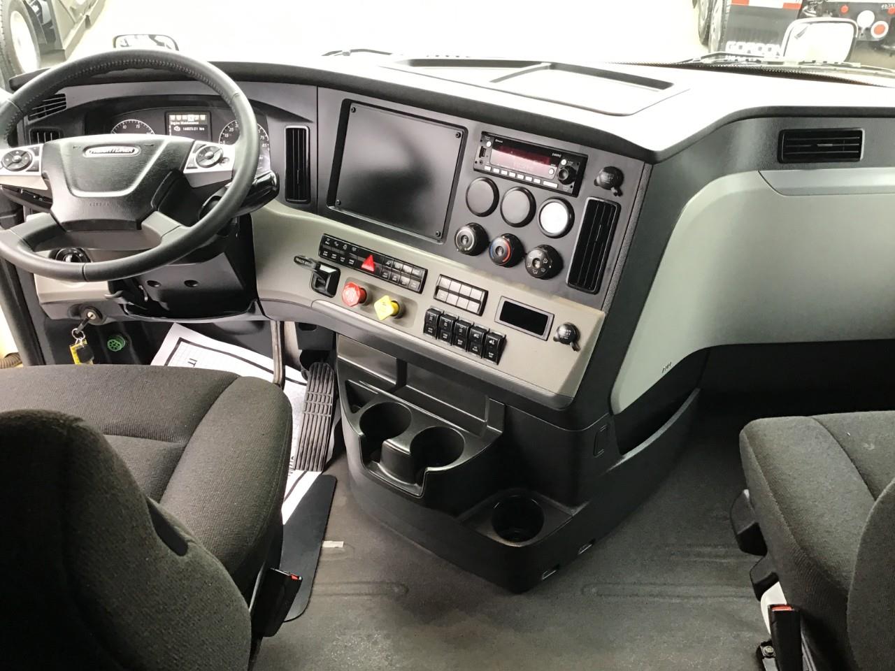 2019 Freightliner Cascadia in Pacific, WA — photo 7
