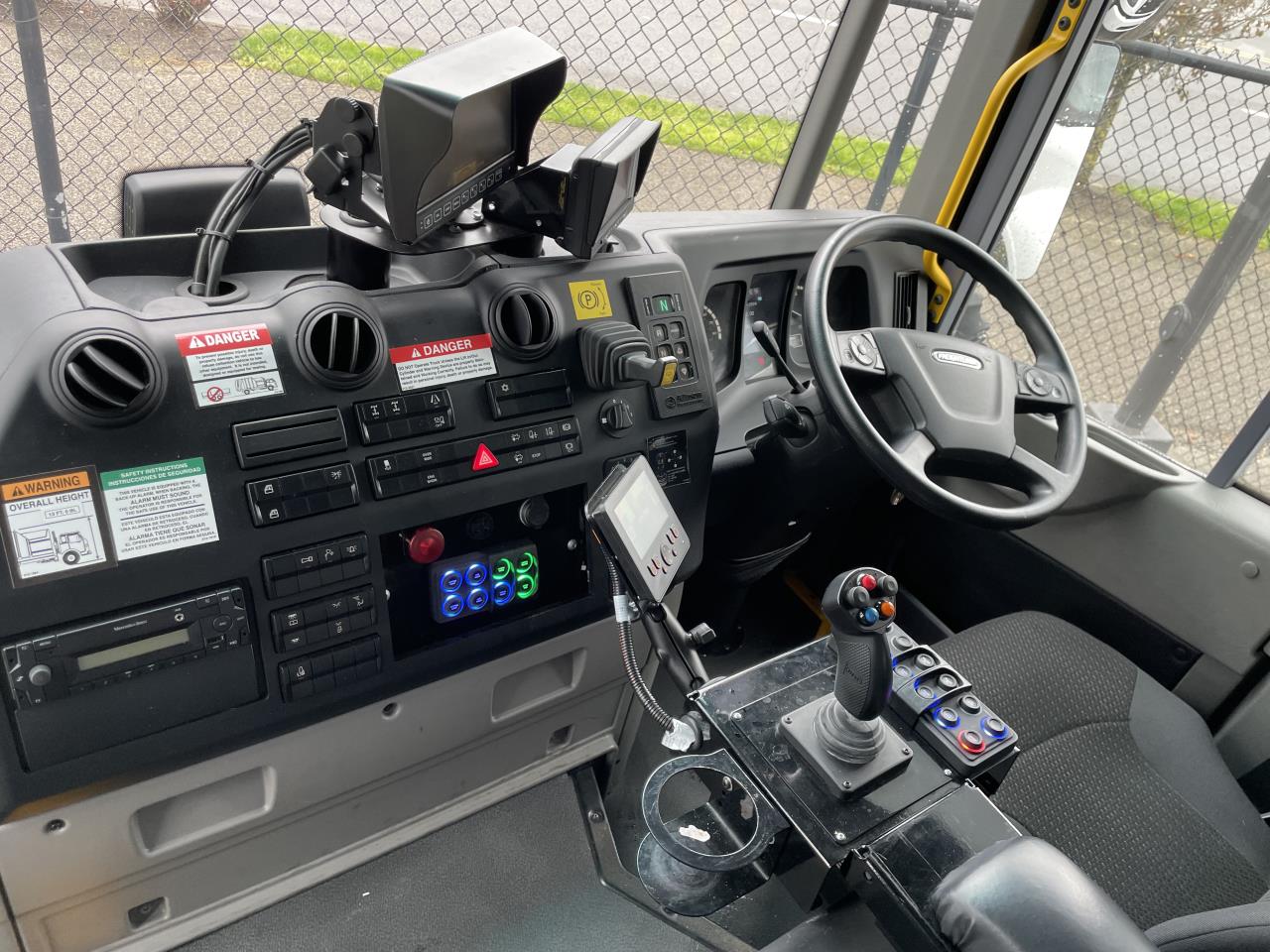 2022 Freightliner - image 10