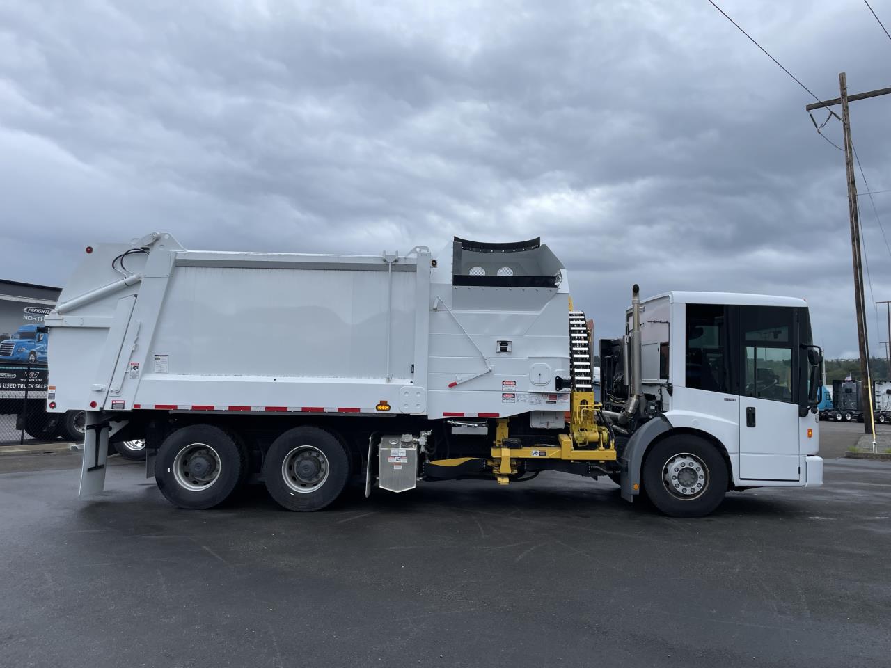 2022 Freightliner - image 7