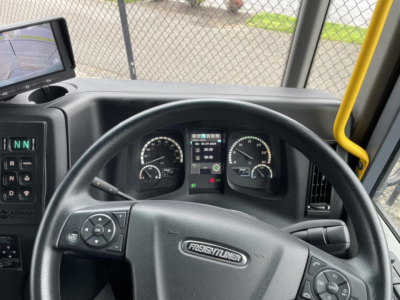 2022 Freightliner - image 8