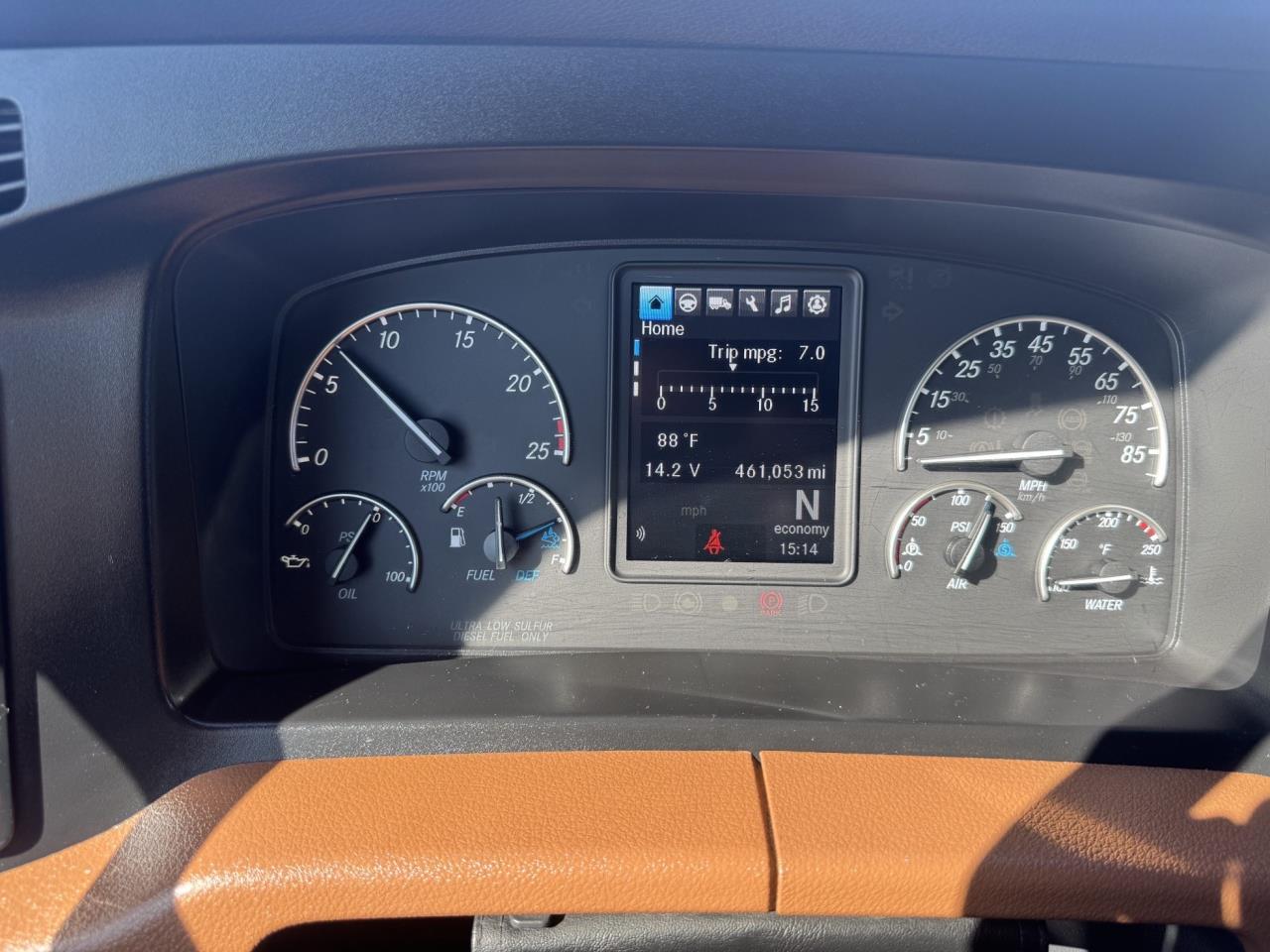 2022 Freightliner Cascadia - image 6