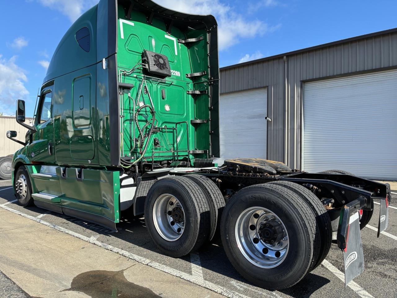 2022 Freightliner Cascadia - image 6