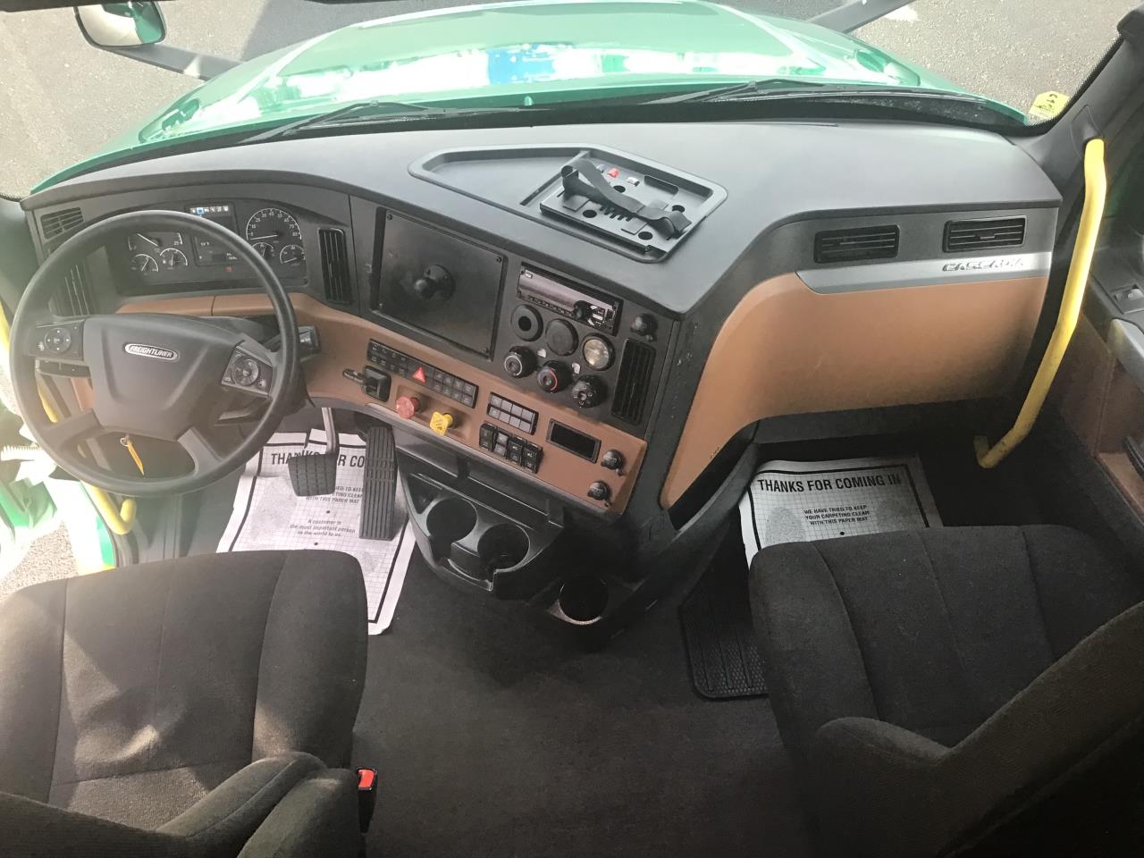 2022 Freightliner Cascadia - image 8