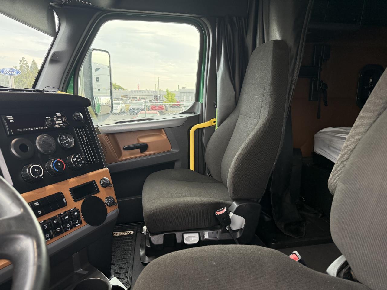 2022 Freightliner Cascadia - image 6