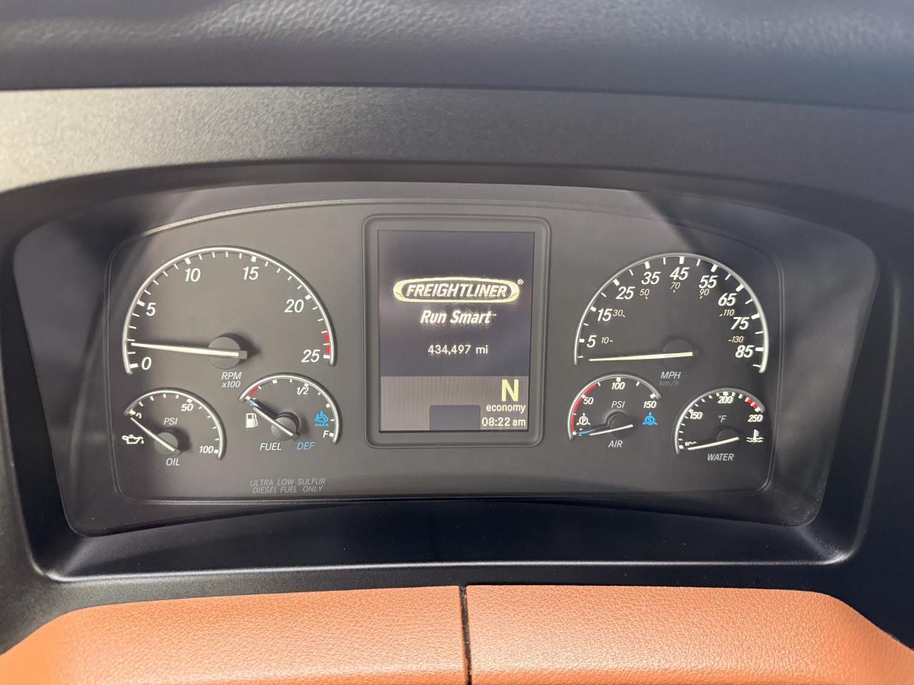 2022 Freightliner Cascadia - image 8