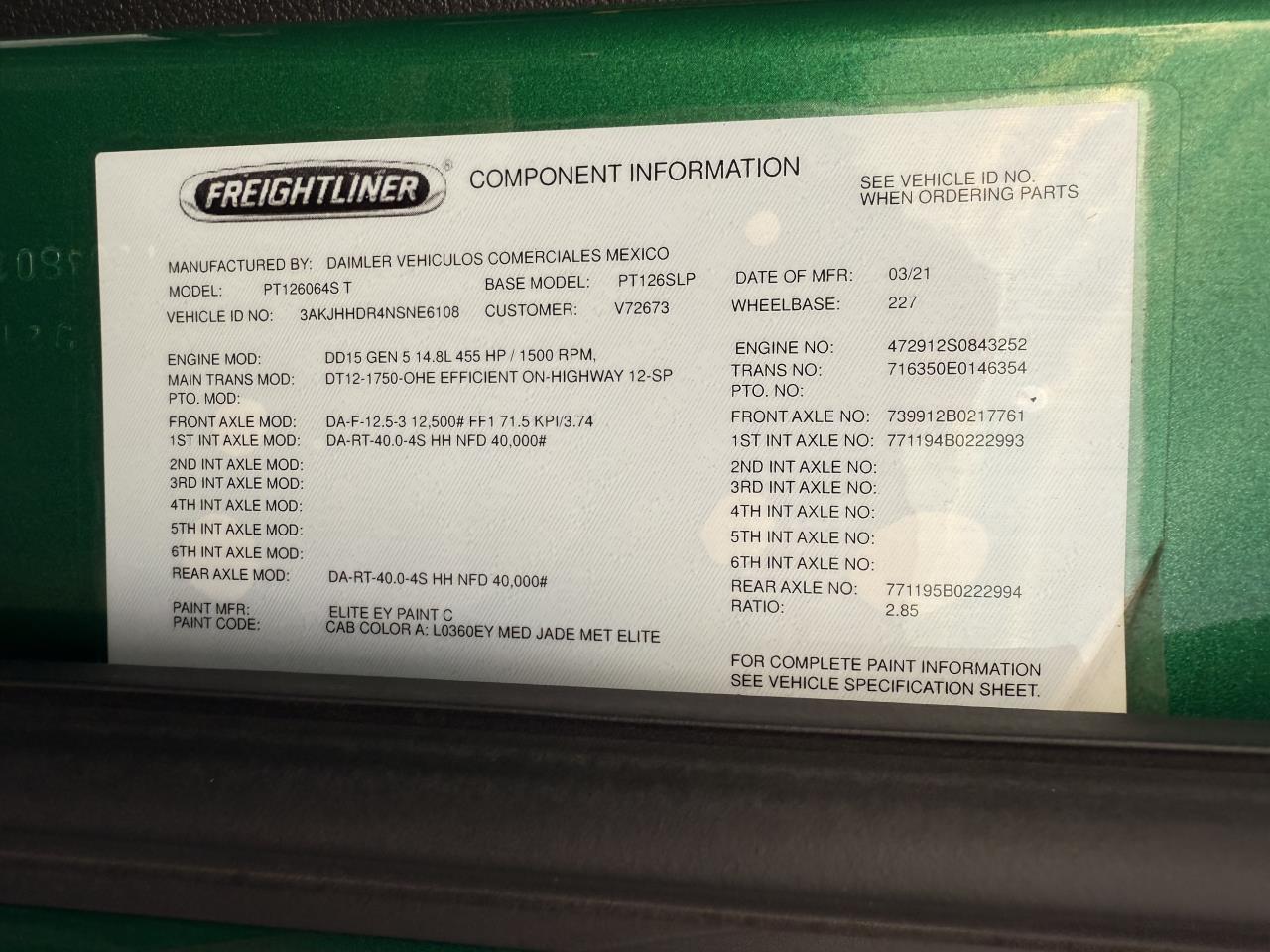 2022 Freightliner Cascadia - image 9