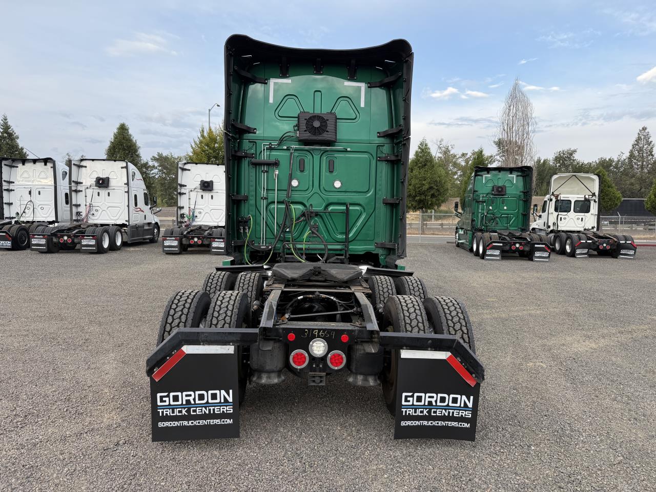 2022 Freightliner Cascadia - image 5