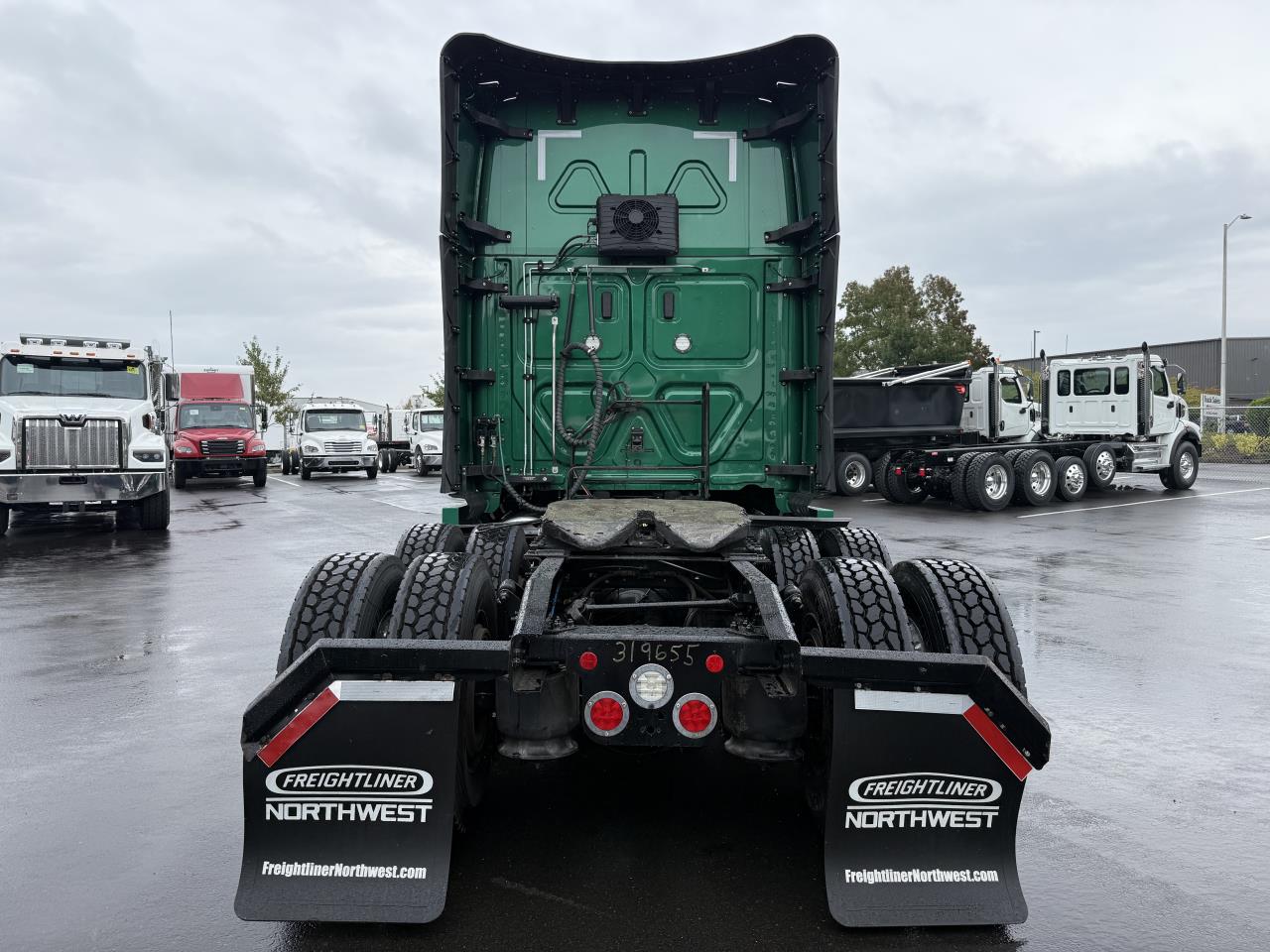 2022 Freightliner Cascadia - image 6