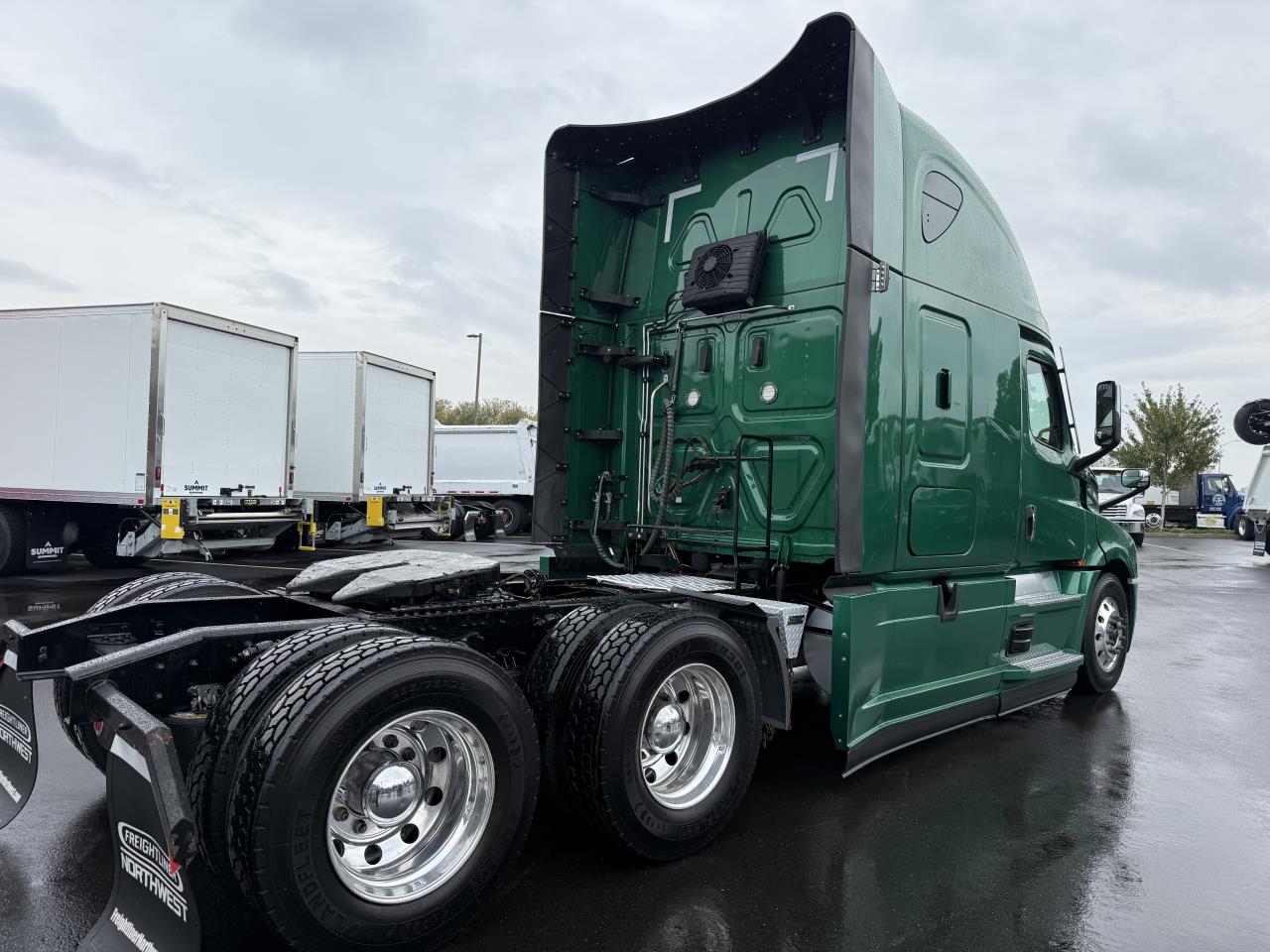 2022 Freightliner Cascadia - image 7