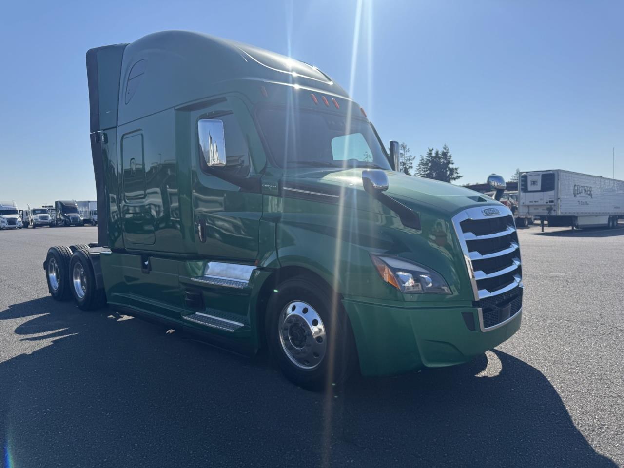 2022 Freightliner Cascadia - image 5