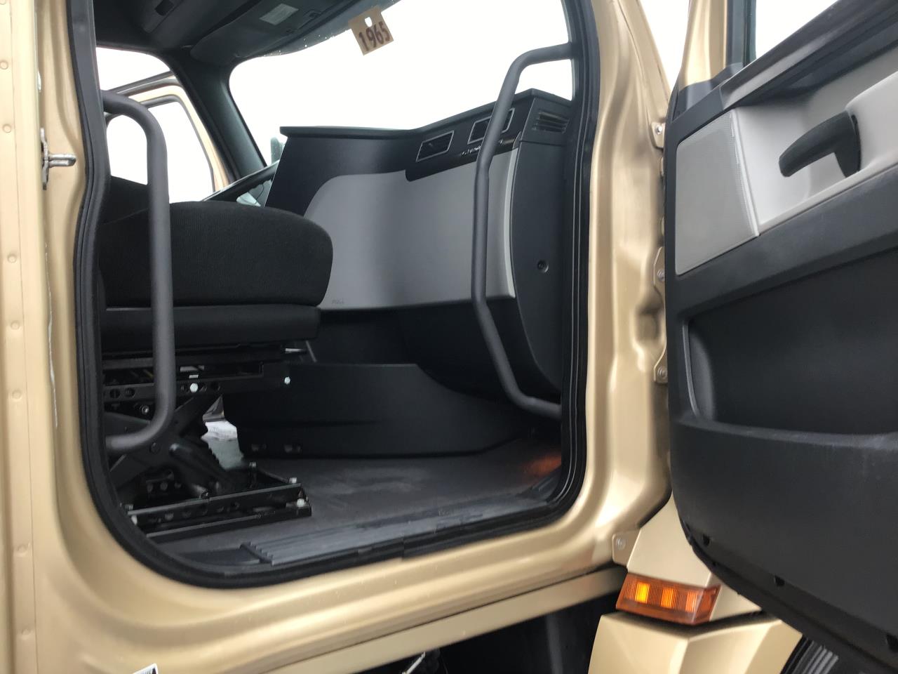 2019 Freightliner Cascadia in Spokane, WA — photo 4