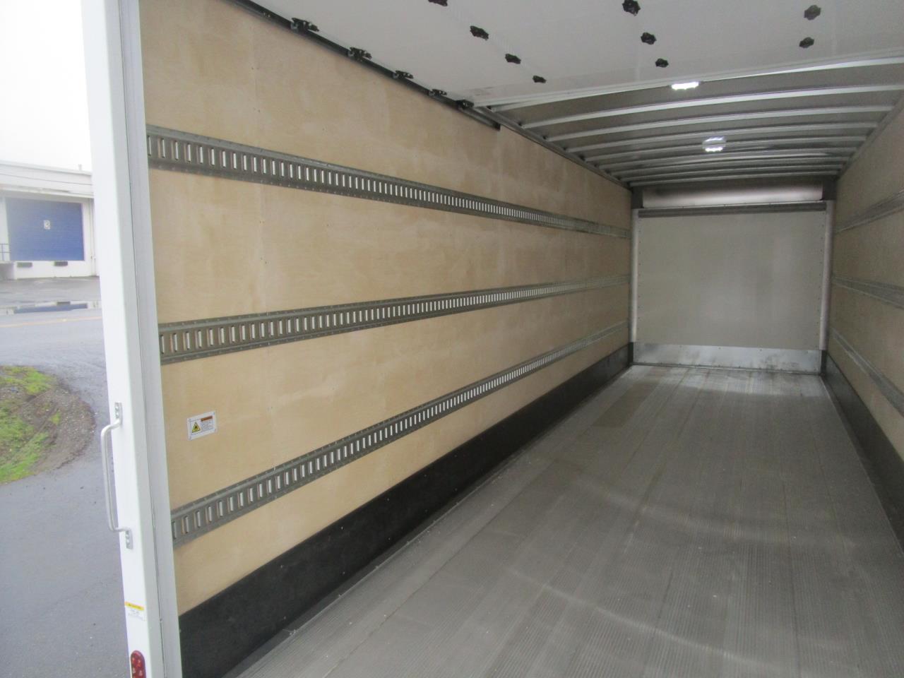 2024 Freightliner eM2 - image 10