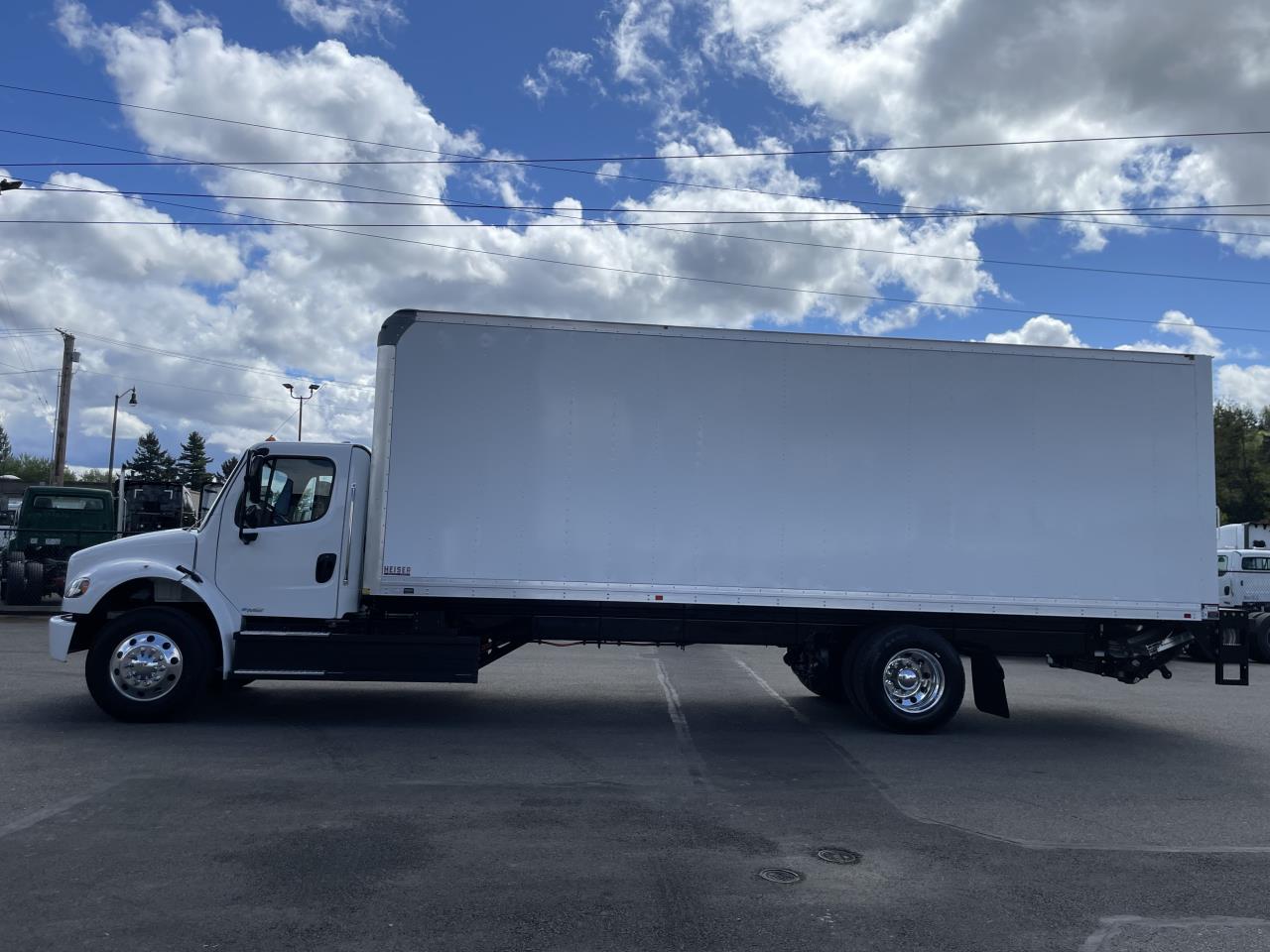 2024 Freightliner eM2 - image 4