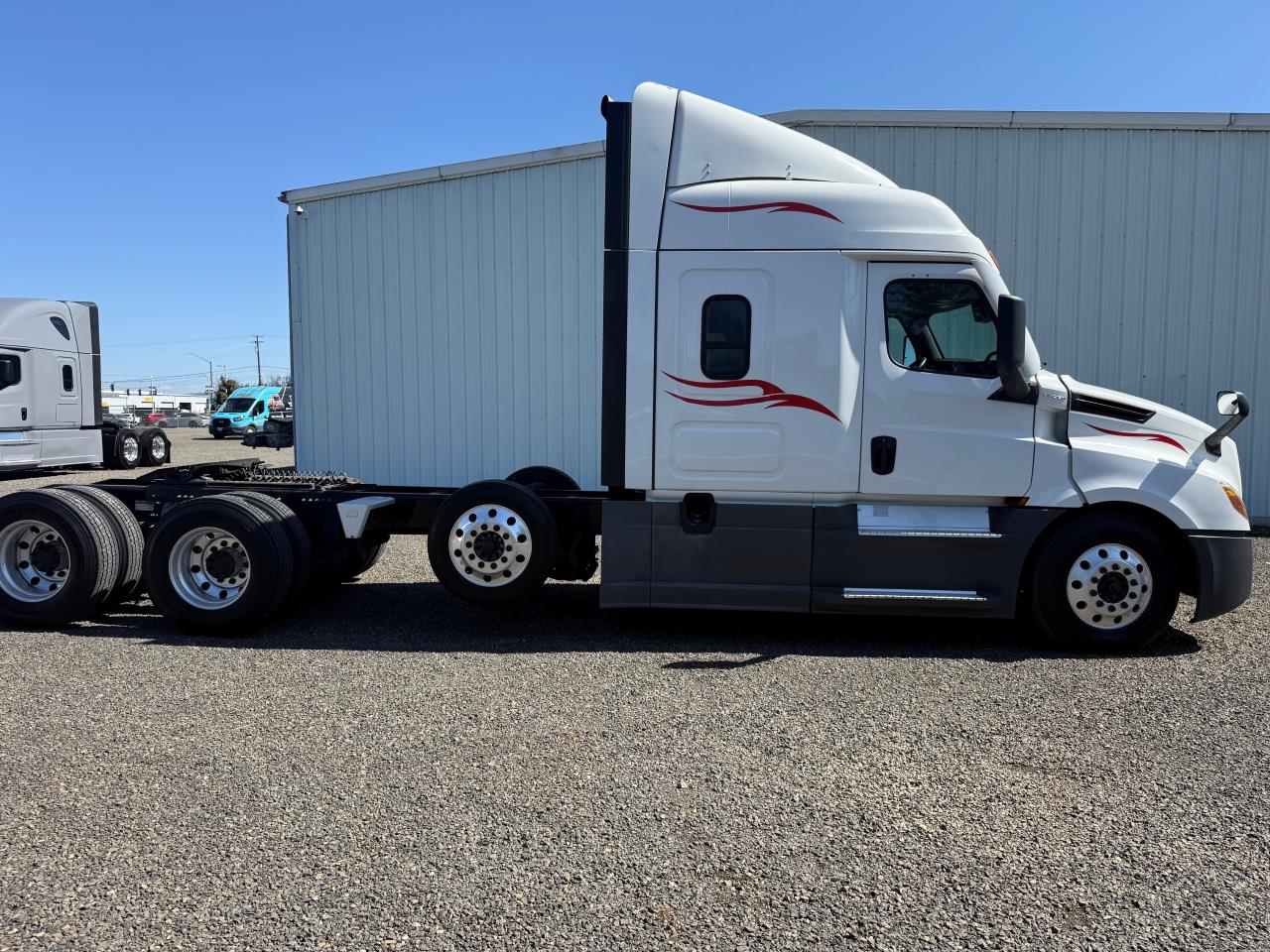 2023 Freightliner Cascadia in Medford, OR — photo 4