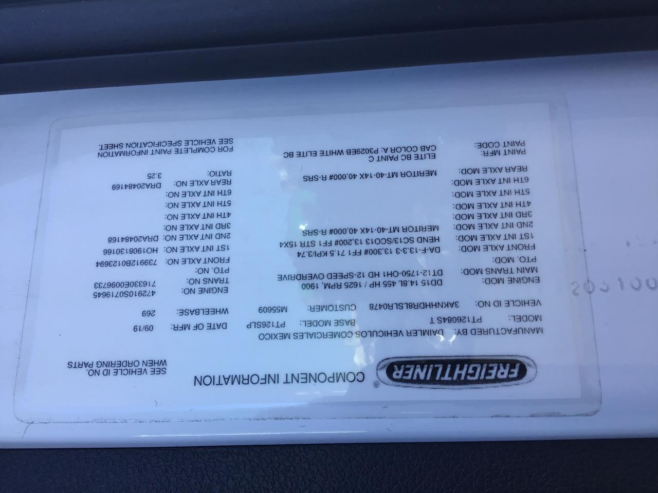 2020 Freightliner Cascadia - image 10