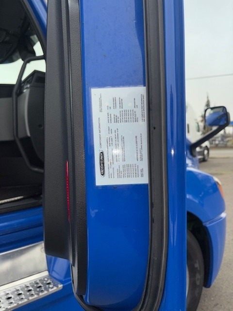 2024 Freightliner Cascadia - image 9