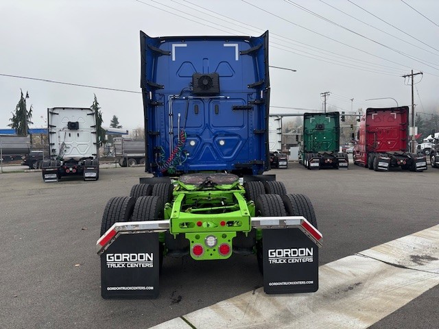 2024 Freightliner Cascadia - image 4