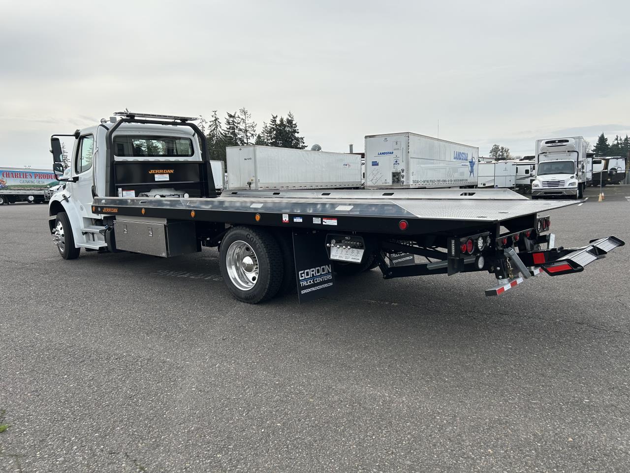 2024 Freightliner - image 3