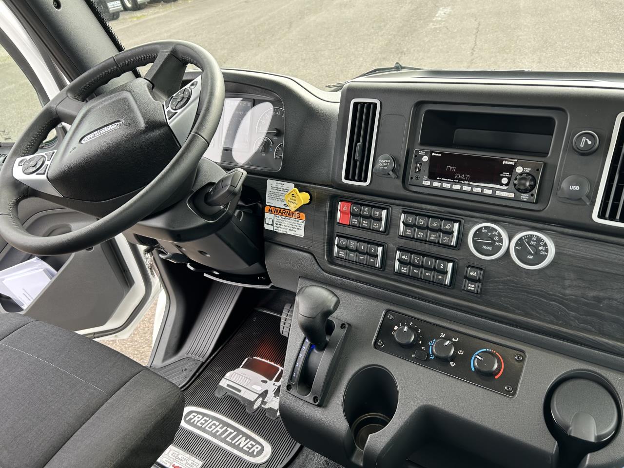 2024 Freightliner - image 6