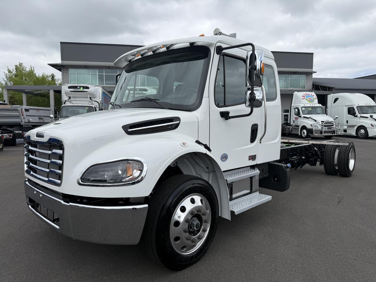 2024 Freightliner M2 106 in Albany, OR — photo 3