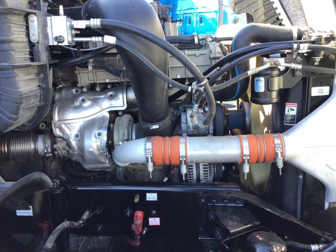 2018 Freightliner Cascadia - image 10