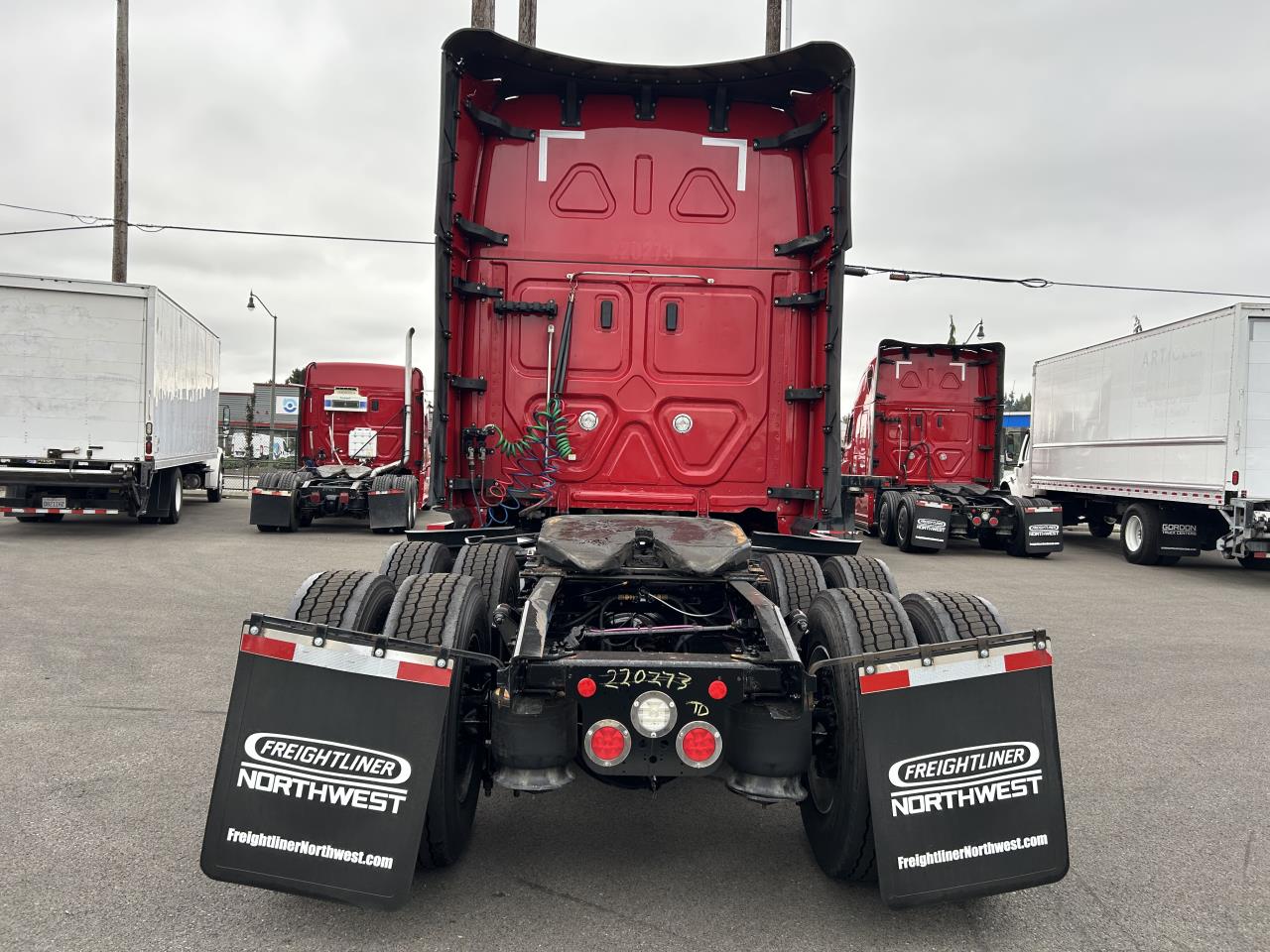 2022 Freightliner Cascadia - image 3