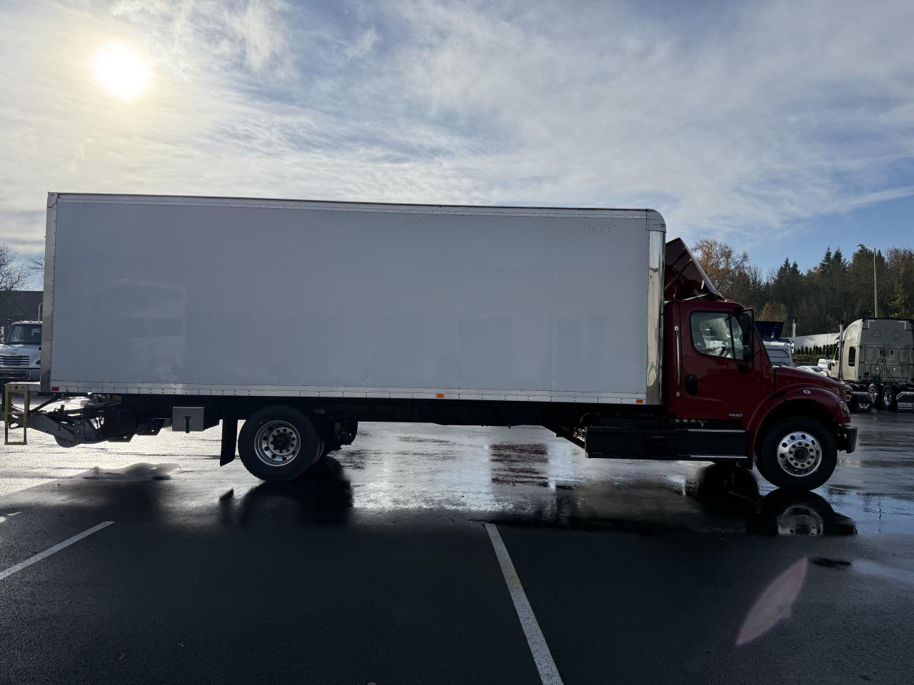 2025 Freightliner eM2 - image 4