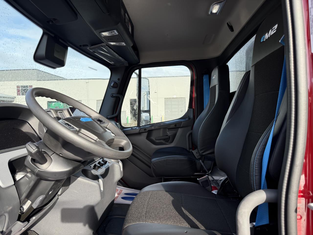 2025 Freightliner eM2 - image 8