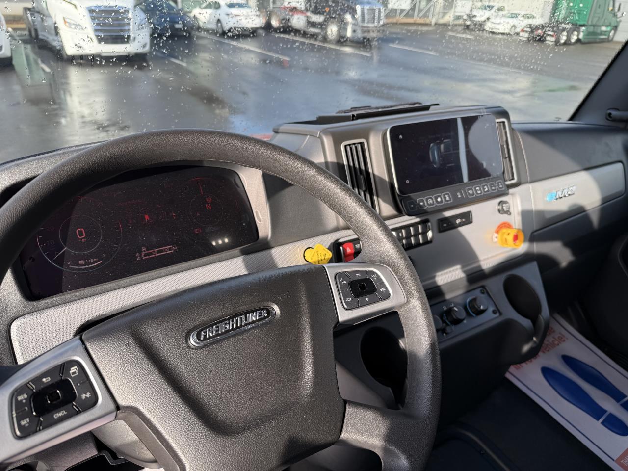 2025 Freightliner eM2 - image 9