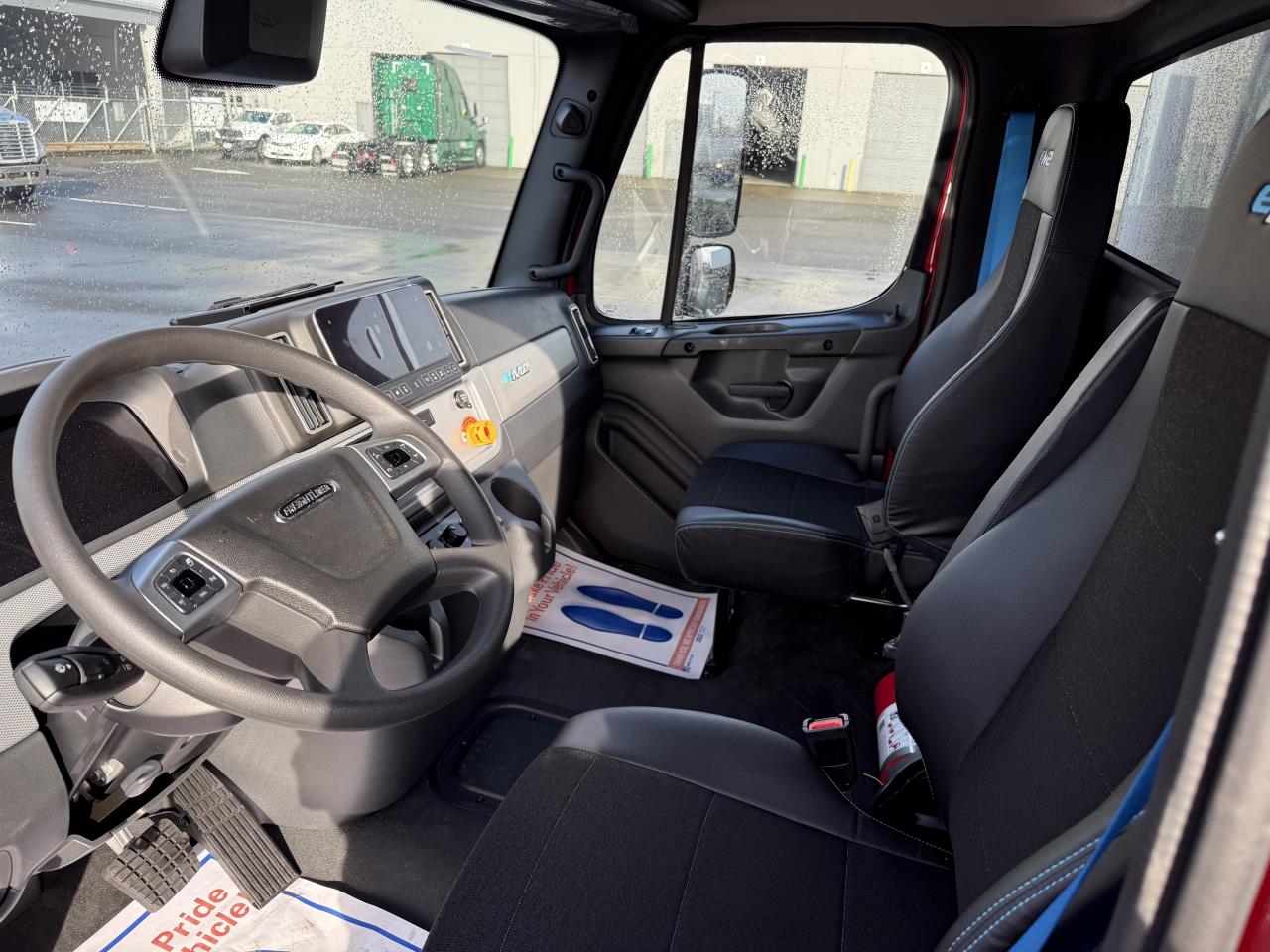 2025 Freightliner eM2 - image 9