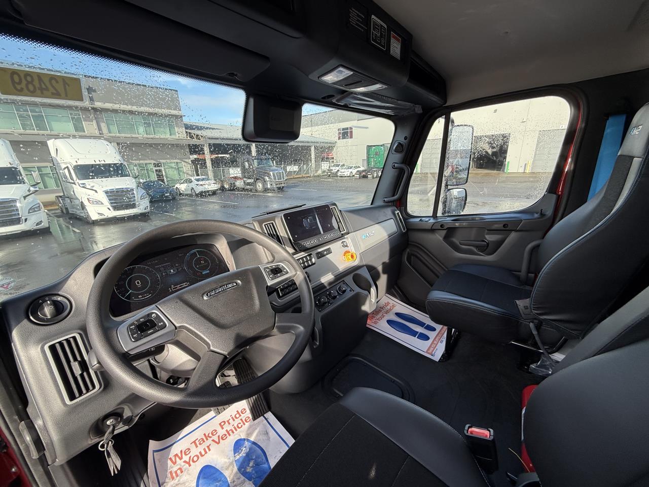 2025 Freightliner eM2 - image 11