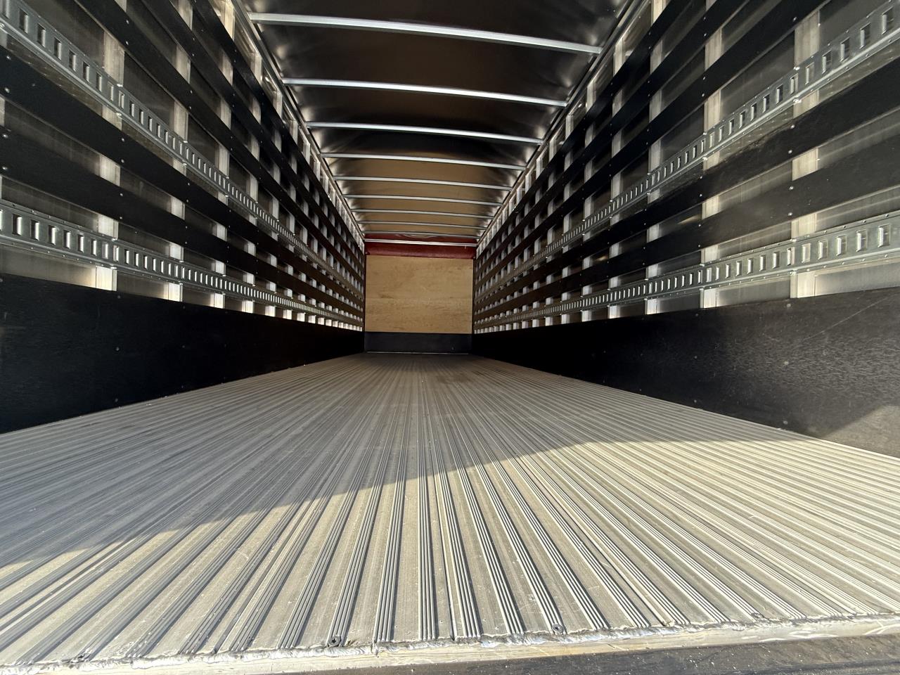 2025 Freightliner eM2 - image 12