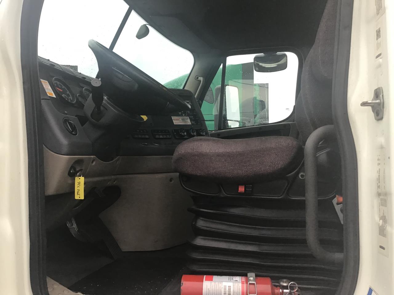 2018 Freightliner Cascadia - image 4