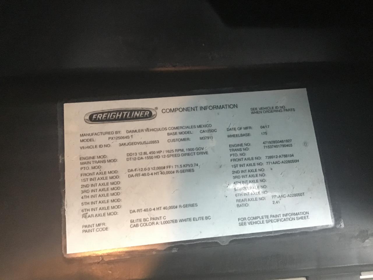 2018 Freightliner Cascadia - image 6