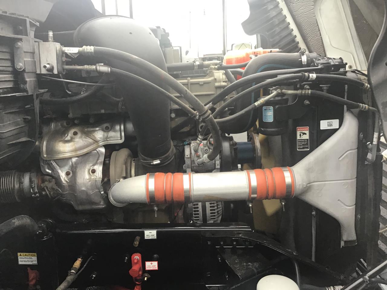 2018 Freightliner Cascadia - image 8