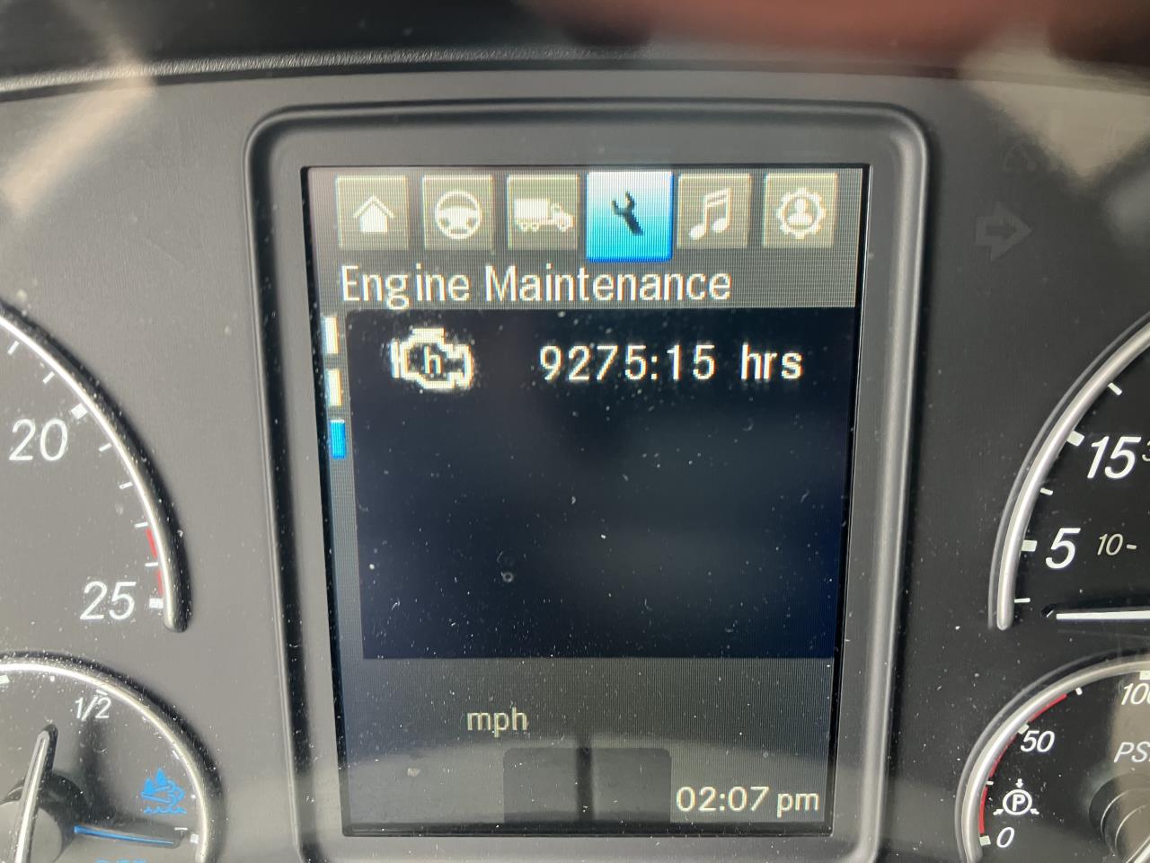 2020 Freightliner Cascadia - image 10