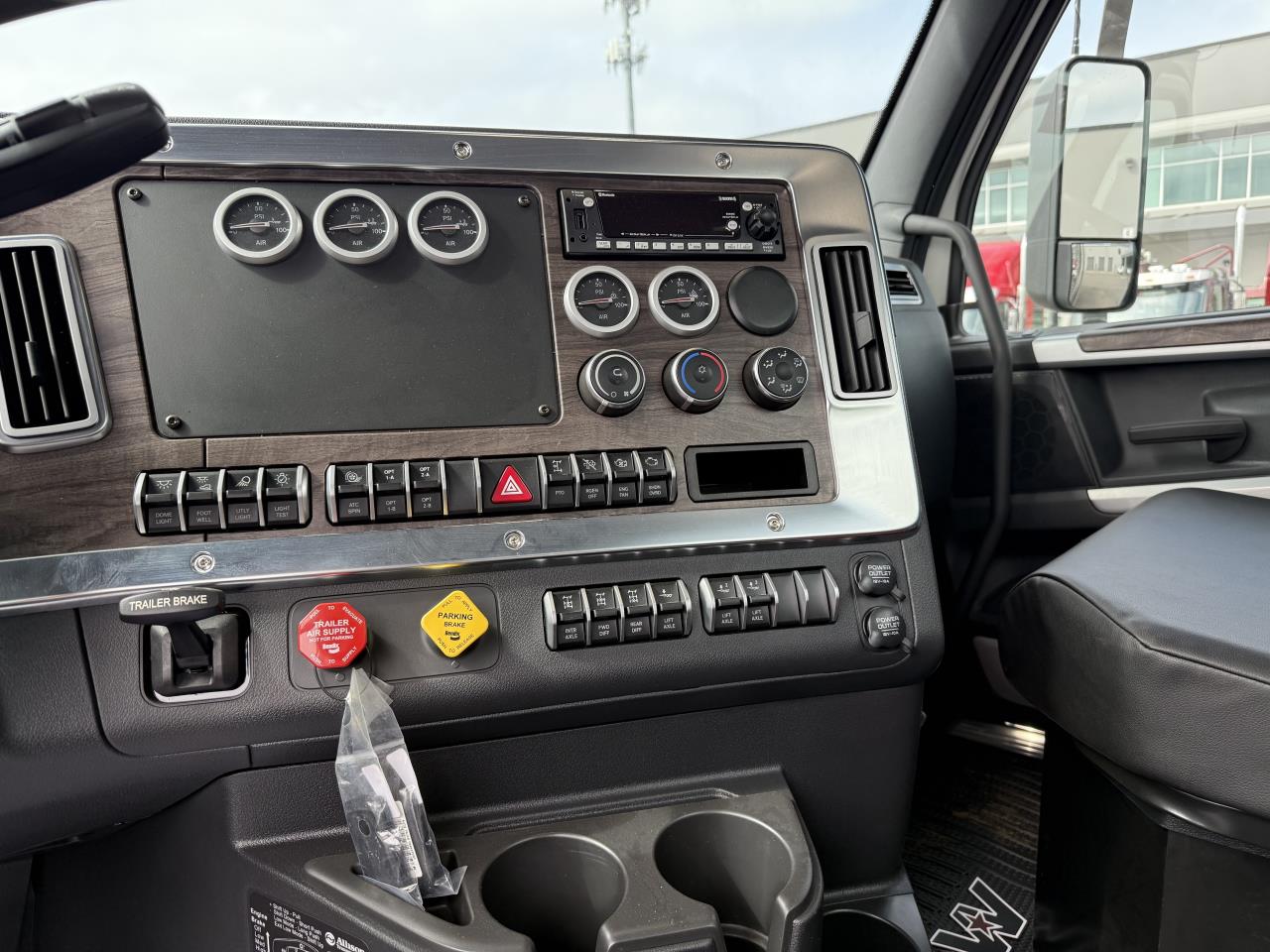 2025 Western Star 47X - image 9