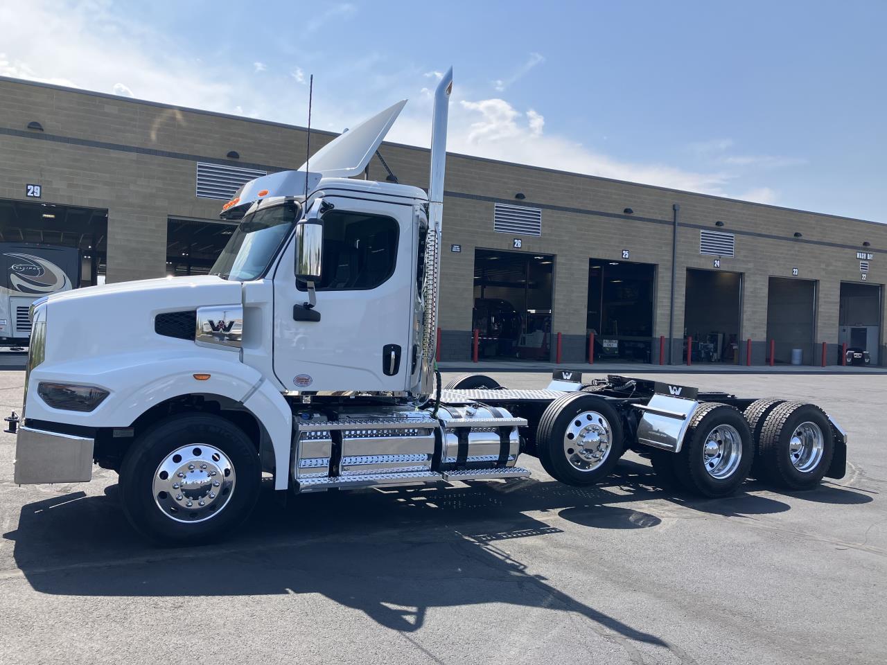 2025 Western Star 49X - image 3