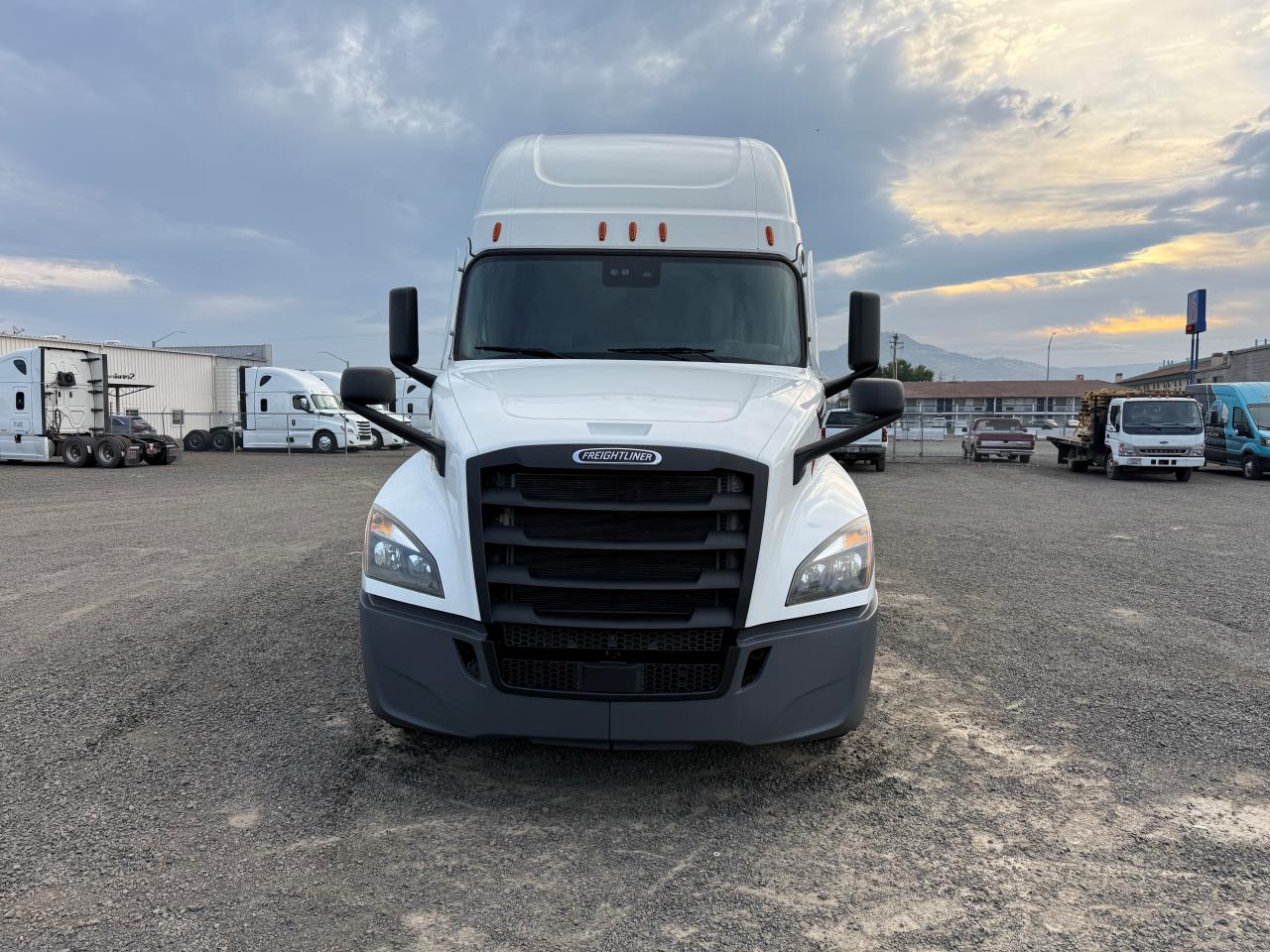 2021 Freightliner Cascadia - image 2