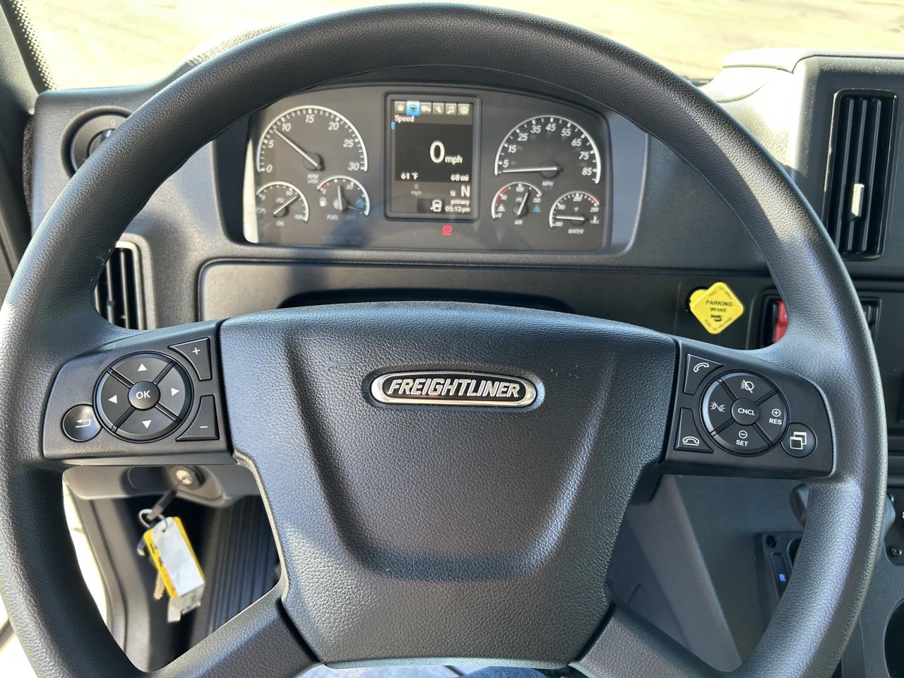 2025 Freightliner - image 9