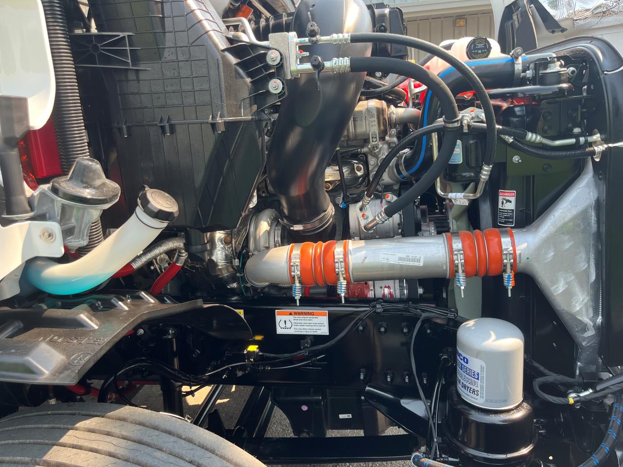 2025 Freightliner Cascadia - image 10