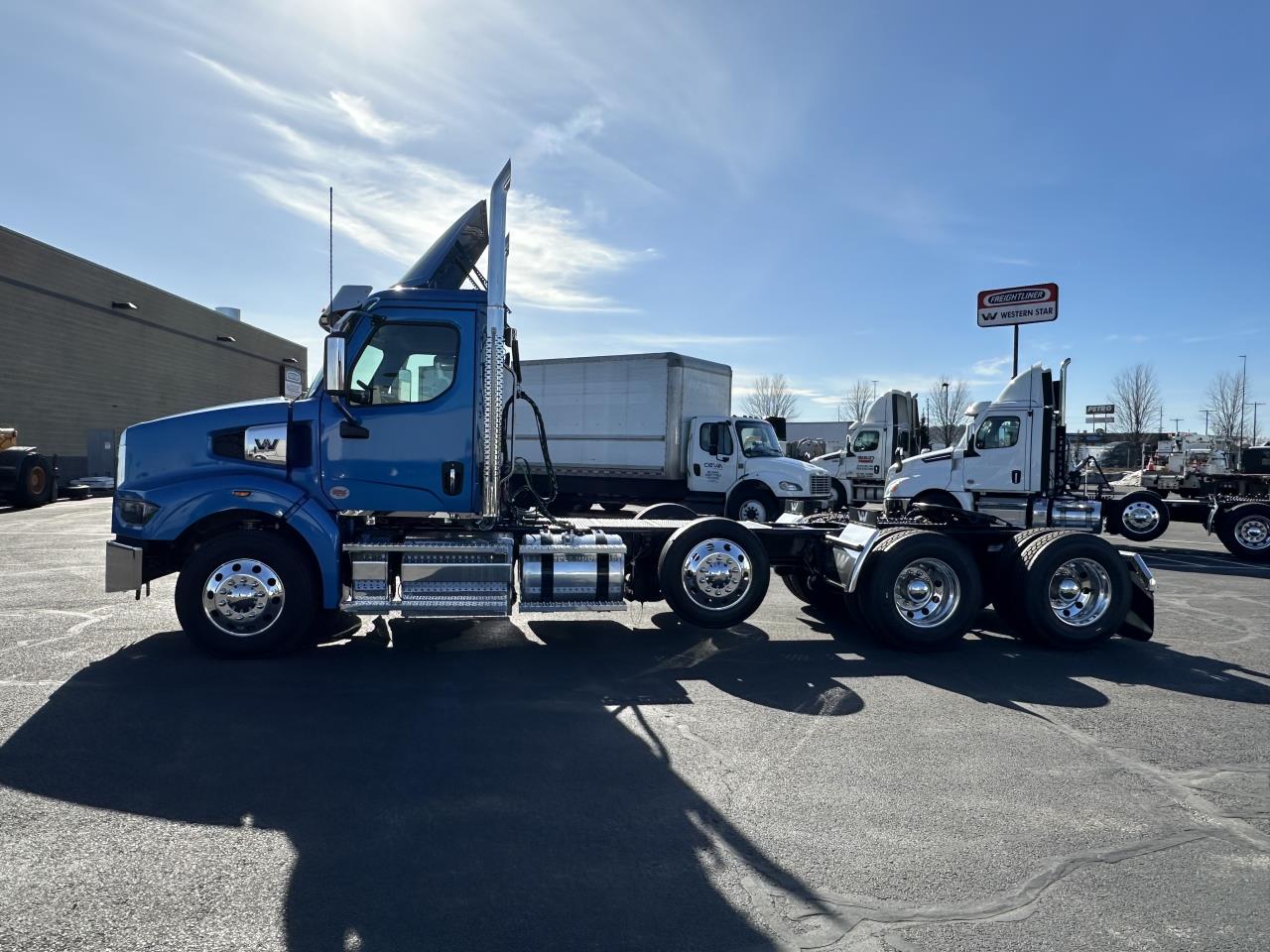 2025 Western Star 49X - image 2