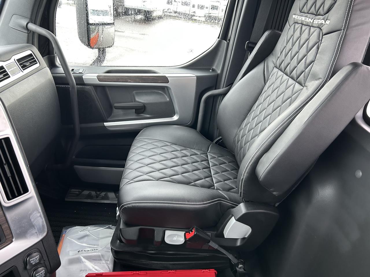 2025 Western Star 49X - image 6