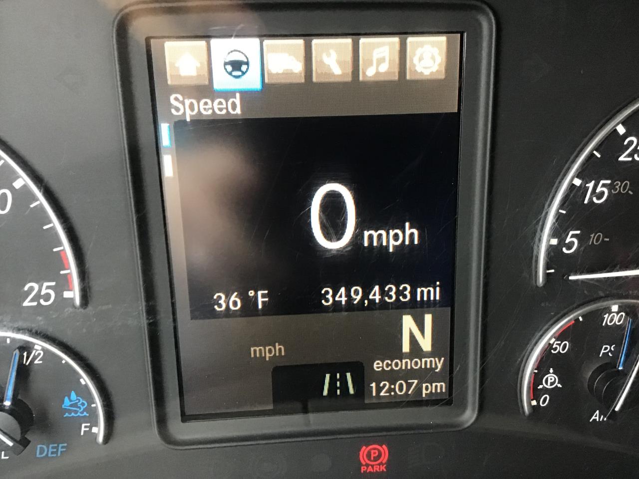 2020 Freightliner Cascadia - image 9